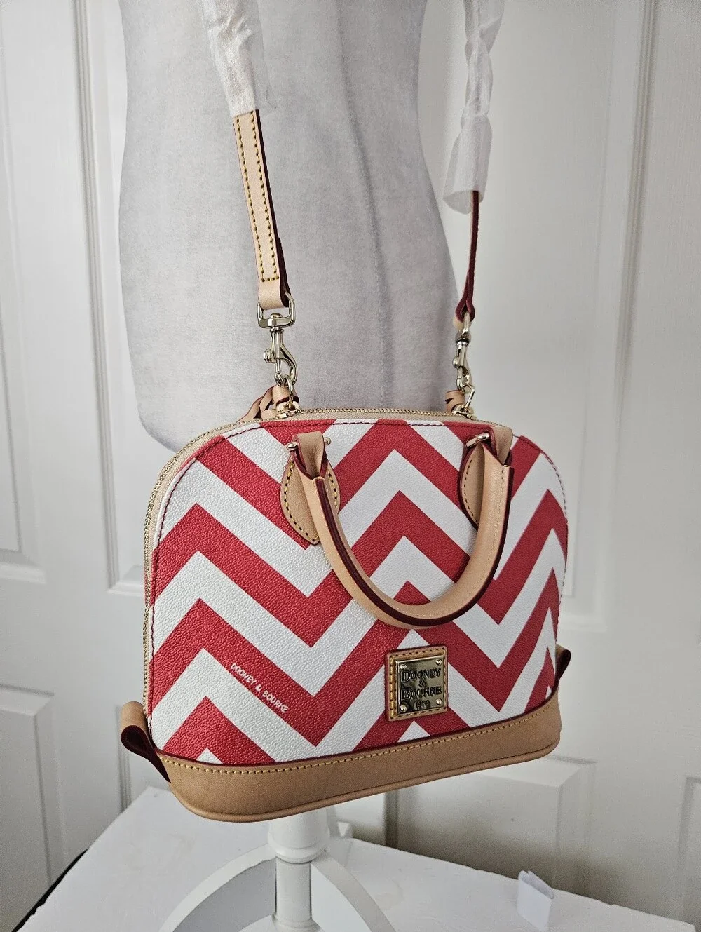 Dooney & Bourke NWT Satchel Crossbody Bag - Picture 2 of 8